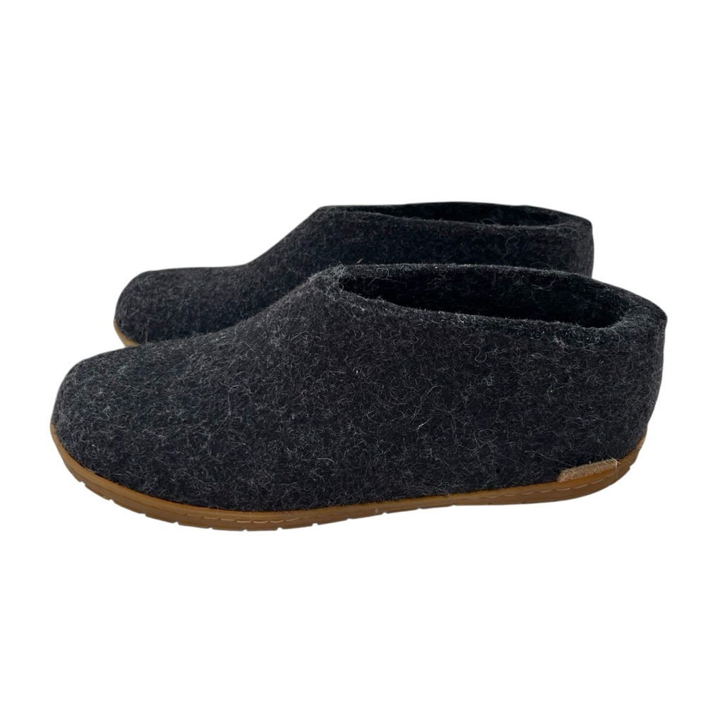 Women’s Black Felt Slip-On Slippers